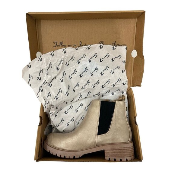 Seven7 Billie Chelsea Boot Gold Metallic Chunky Lug-Sole Size 8 - Picture 9 of 9